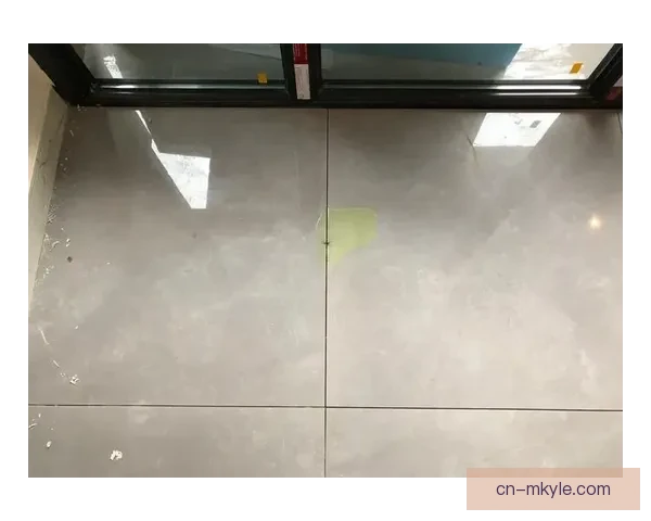 地暖漏水致延赛球迷高喊退票